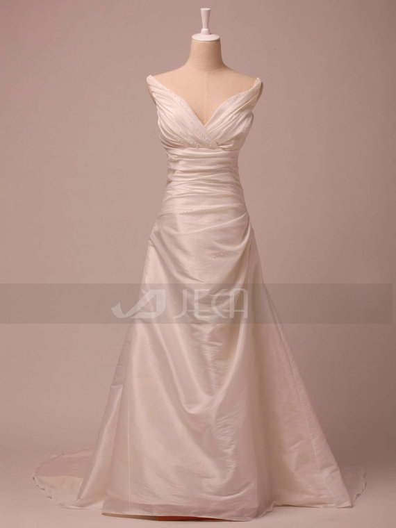V-neckline Simple Wedding Dress Chic Wedding Dress Modest Wedding Dress W808